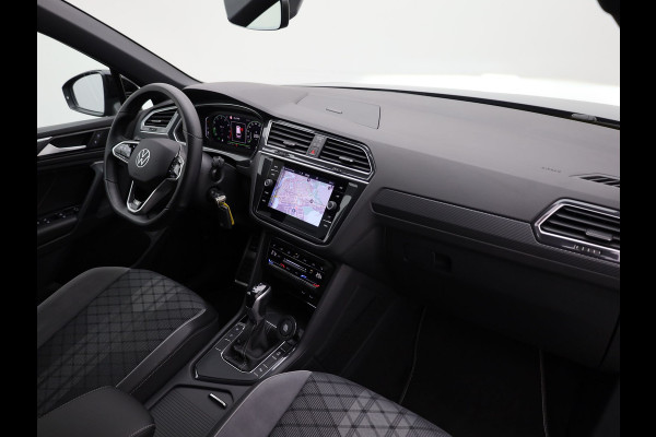 Volkswagen Tiguan 1.5 TSI R-Line Business+ | Trekhaak wegkl. | 20" | Elk. A-klep | IQ Light | Camera | Prijs Rijklaar!!
