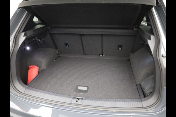 Volkswagen Tiguan 1.5 TSI R-Line Business+ | Trekhaak wegkl. | 20" | Elk. A-klep | IQ Light | Camera | Prijs Rijklaar!!