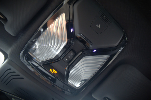 BMW iX3 High Executive 80 kWh | Panoramadak | Harman Kardon | Head-Up Display | Adaptive Cruise Control | Stoelverwarming | Dodehoekdetectie | Keyless | Trekhaak | 360 Camera | Ambiance Verlichting |