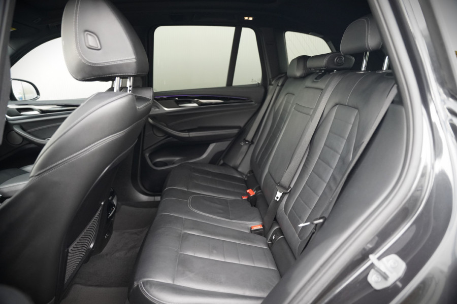 BMW iX3 High Executive 80 kWh | Panoramadak | Harman Kardon | Head-Up Display | Adaptive Cruise Control | Stoelverwarming | Dodehoekdetectie | Keyless | Trekhaak | 360 Camera | Ambiance Verlichting |