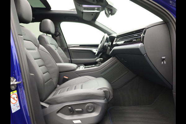 Volkswagen Touareg 3.0 TSi 4MOTION R | Panodak | Stoelkoeling | Trekhaak | Luchtvering | 22'' | Prijs Rijklaar!!