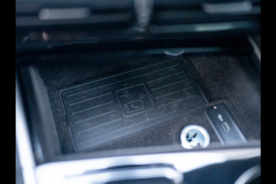 Volkswagen Touareg 3.0 TSi 4MOTION R | Panodak | Stoelkoeling | Trekhaak | Luchtvering | 22'' | Prijs Rijklaar!!