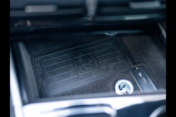 Volkswagen Touareg 3.0 TSi 4MOTION R | Panodak | Stoelkoeling | Trekhaak | Luchtvering | 22'' | Prijs Rijklaar!!