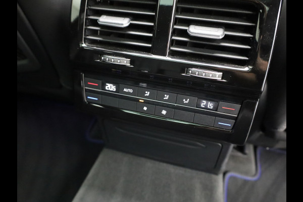 Volkswagen Touareg 3.0 TSi 4MOTION R | Panodak | Stoelkoeling | Trekhaak | Luchtvering | 22'' | Prijs Rijklaar!!
