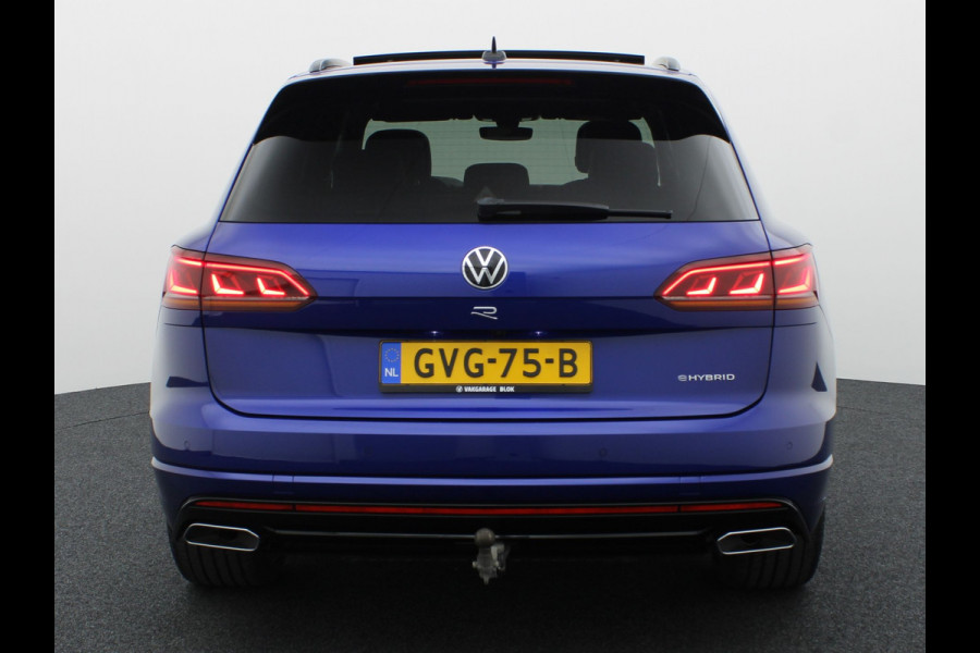 Volkswagen Touareg 3.0 TSi 4MOTION R | Panodak | Stoelkoeling | Trekhaak | Luchtvering | 22'' | Prijs Rijklaar!!