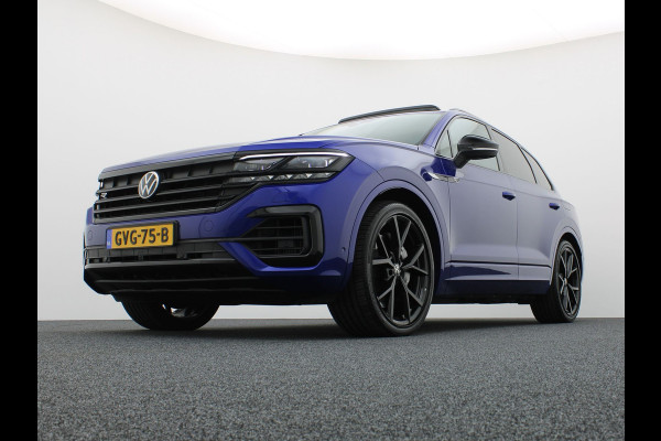 Volkswagen Touareg 3.0 TSi 4MOTION R | Panodak | Stoelkoeling | Trekhaak | Luchtvering | 22'' | Prijs Rijklaar!!