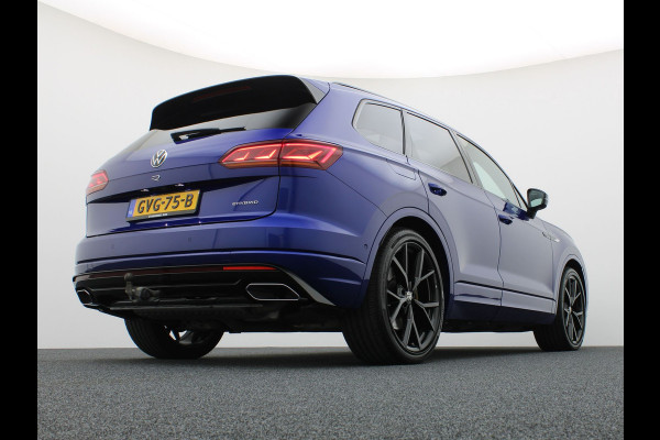 Volkswagen Touareg 3.0 TSi 4MOTION R | Panodak | Stoelkoeling | Trekhaak | Luchtvering | 22'' | Prijs Rijklaar!!
