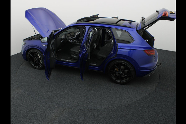 Volkswagen Touareg 3.0 TSi 4MOTION R | Panodak | Stoelkoeling | Trekhaak | Luchtvering | 22'' | Prijs Rijklaar!!