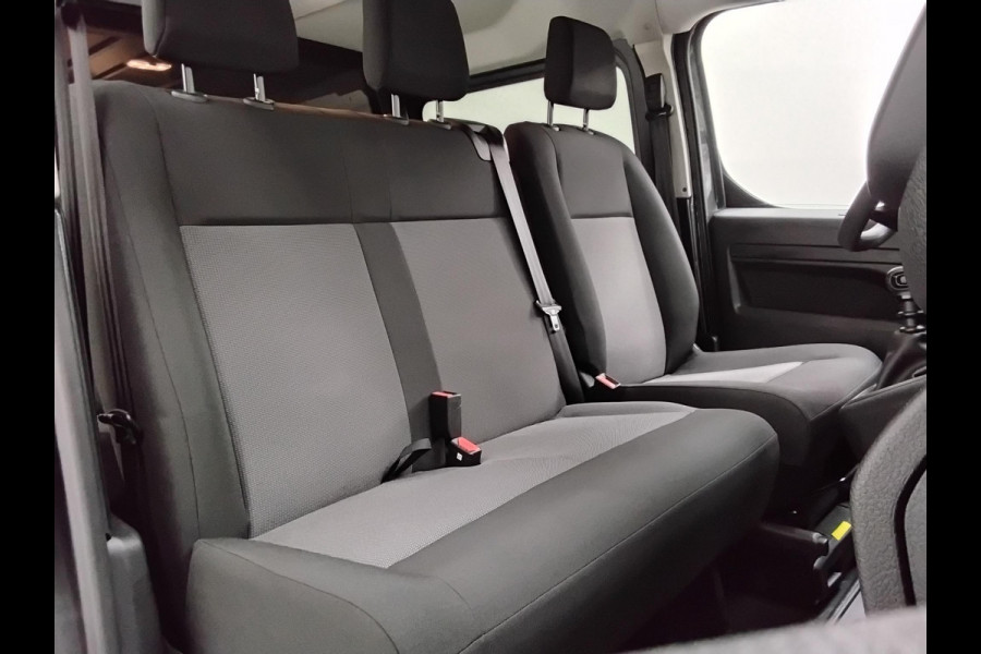 Opel Vivaro 1.5 Diesel 120pk L3 Dubbele Cabine Apple Carplay /  Android Auto Parkeersensoren V+A Trekhaak Camera Navigatie Cruise Control LED koplampen houten afwerking laadruimte