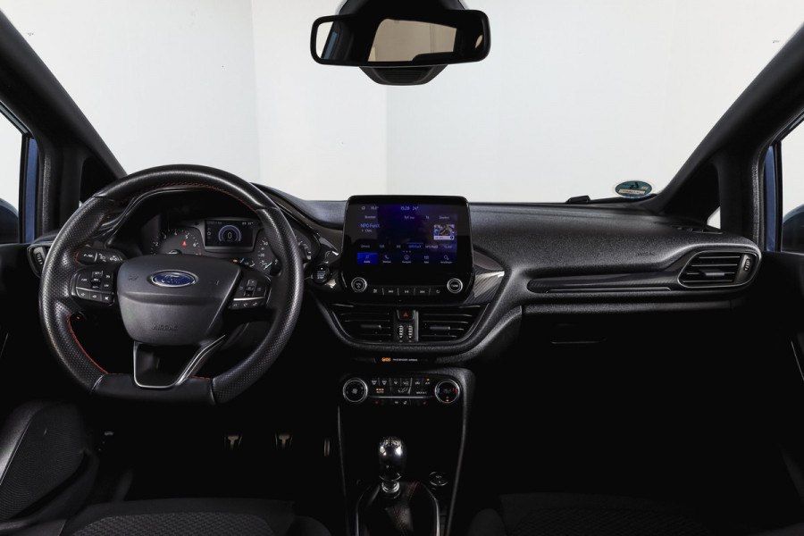 Ford Fiesta 1.0 EcoBoost ST-Line | Cruise | Winterpakket | PDC | Camera | NAV + App. Connect | ECC | LM 17" |