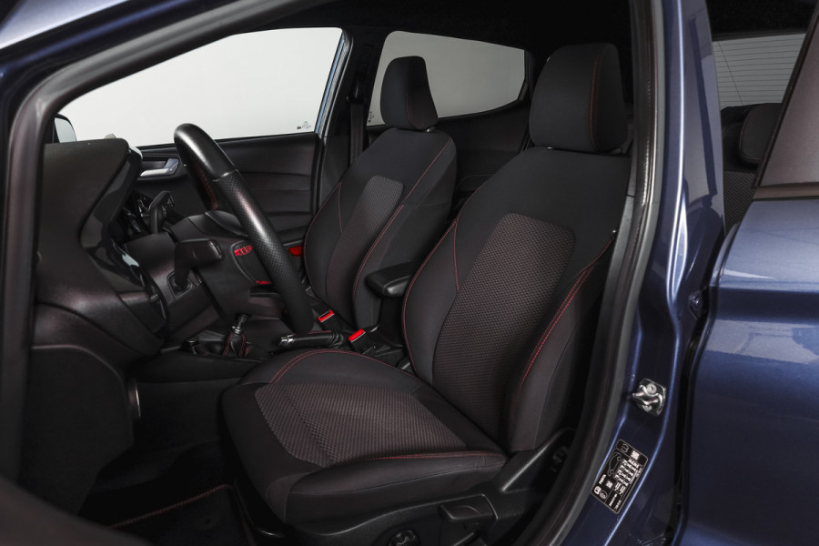 Ford Fiesta 1.0 EcoBoost ST-Line | Cruise | Winterpakket | PDC | Camera | NAV + App. Connect | ECC | LM 17" |