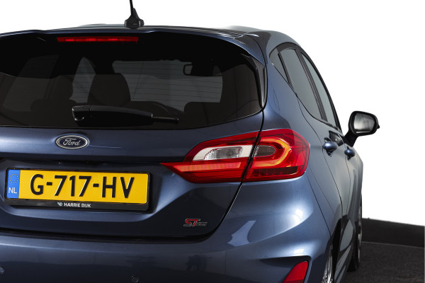Ford Fiesta 1.0 EcoBoost ST-Line | Cruise | Winterpakket | PDC | Camera | NAV + App. Connect | ECC | LM 17" |