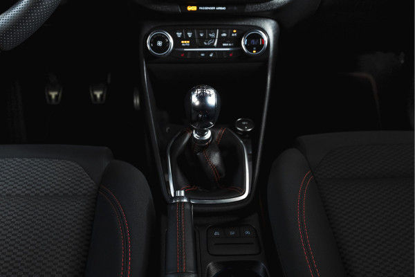 Ford Fiesta 1.0 EcoBoost ST-Line | Cruise | Winterpakket | PDC | Camera | NAV + App. Connect | ECC | LM 17" |
