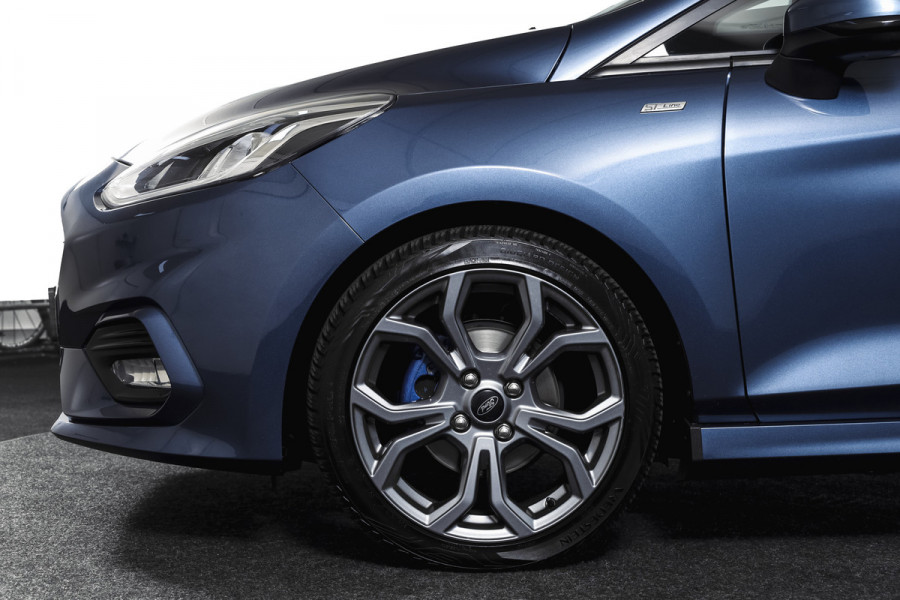 Ford Fiesta 1.0 EcoBoost ST-Line | Cruise | Winterpakket | PDC | Camera | NAV + App. Connect | ECC | LM 17" |