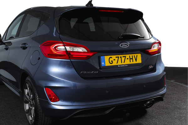 Ford Fiesta 1.0 EcoBoost ST-Line | Cruise | Winterpakket | PDC | Camera | NAV + App. Connect | ECC | LM 17" |