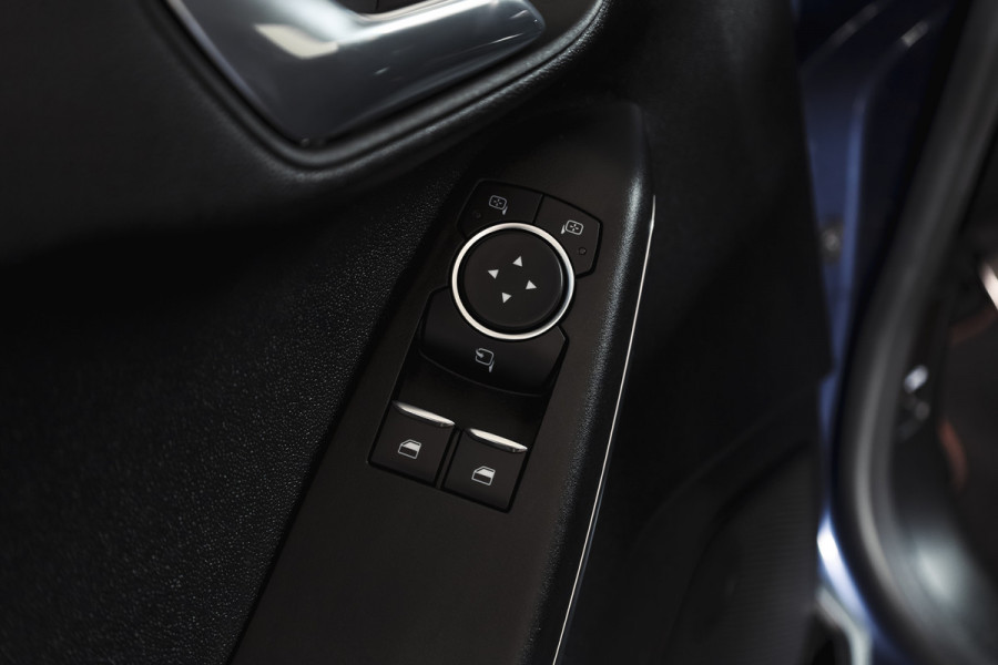 Ford Fiesta 1.0 EcoBoost ST-Line | Cruise | Winterpakket | PDC | Camera | NAV + App. Connect | ECC | LM 17" |