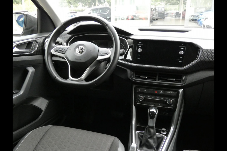 Volkswagen T-Cross 1.0 TSI Style Business R | STOELVERWARMING | APPLE CARPLAY | ACHTERUITRIJCAMERA |