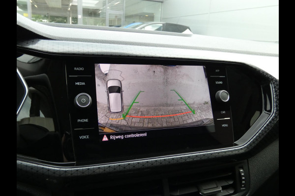 Volkswagen T-Cross 1.0 TSI Style Business R | STOELVERWARMING | APPLE CARPLAY | ACHTERUITRIJCAMERA |