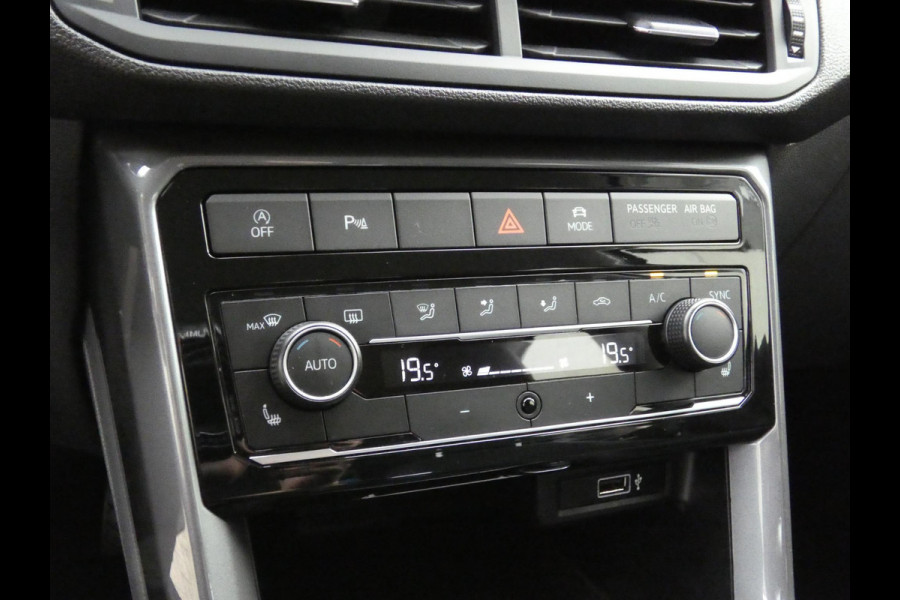 Volkswagen T-Cross 1.0 TSI Style Business R | STOELVERWARMING | APPLE CARPLAY | ACHTERUITRIJCAMERA |