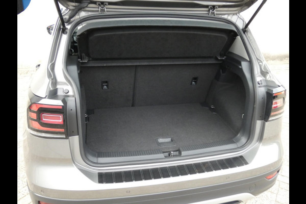 Volkswagen T-Cross 1.0 TSI Style Business R | STOELVERWARMING | APPLE CARPLAY | ACHTERUITRIJCAMERA |