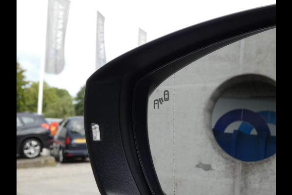 Volkswagen T-Cross 1.0 TSI Style Business R | STOELVERWARMING | APPLE CARPLAY | ACHTERUITRIJCAMERA |
