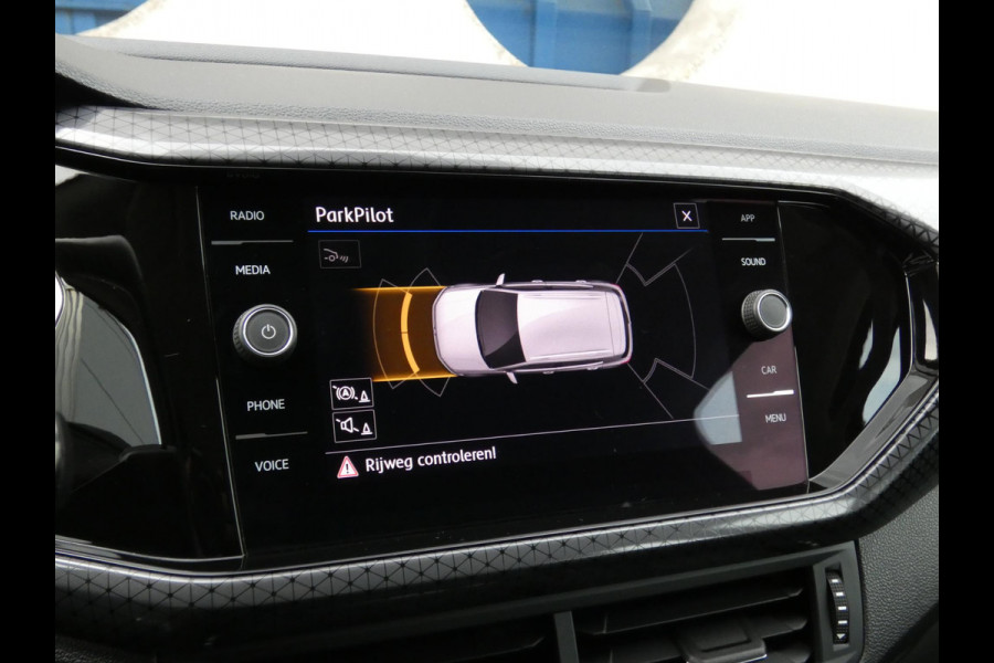 Volkswagen T-Cross 1.0 TSI Style Business R | STOELVERWARMING | APPLE CARPLAY | ACHTERUITRIJCAMERA |