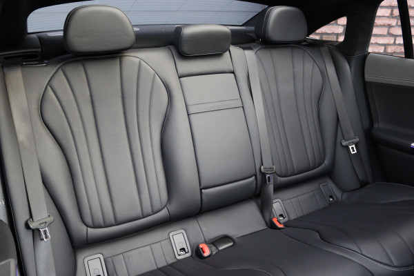 Mercedes-Benz EQE 300 AMG Line 89 kWh | Luchtvering | Distronic+ | Panoramadak | Leder | Burmester | Digital Light | Verwarmd Stuurwiel | Surround Camera | Keyless Go |