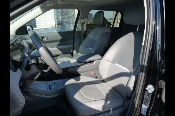 Kia EV3 Plus Advanced 81.4 kWh | Schuif-kanteldak | Carplay | Stoel-Stuurverwarming | Leder |
