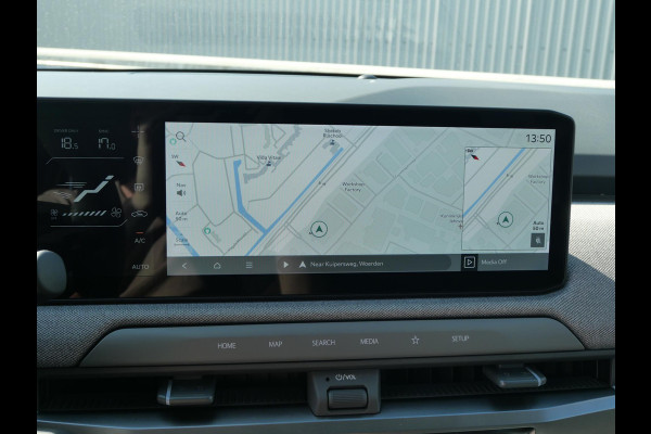 Kia EV3 Plus Advanced 81.4 kWh | Schuif-kanteldak | Carplay | Stoel-Stuurverwarming | Leder |