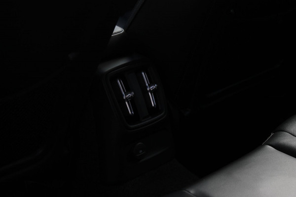Volvo XC40 T4 211PK Automaat Recharge Inscription Expression Lederen bekleding / Cruise Control / DAB+ / Apple Carplay / 19" lm velgen / Navigatie