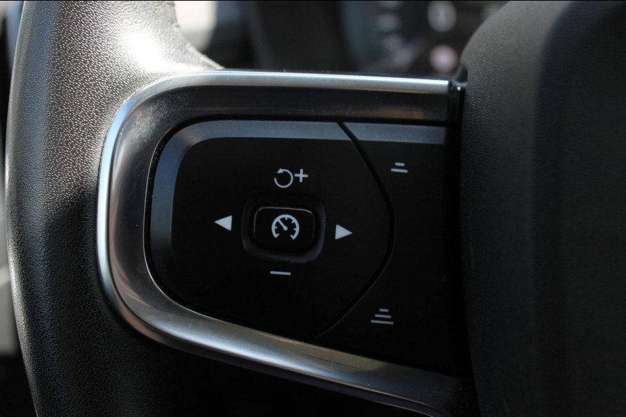 Volvo XC40 T4 211PK Automaat Recharge Inscription Expression Lederen bekleding / Cruise Control / DAB+ / Apple Carplay / 19" lm velgen / Navigatie