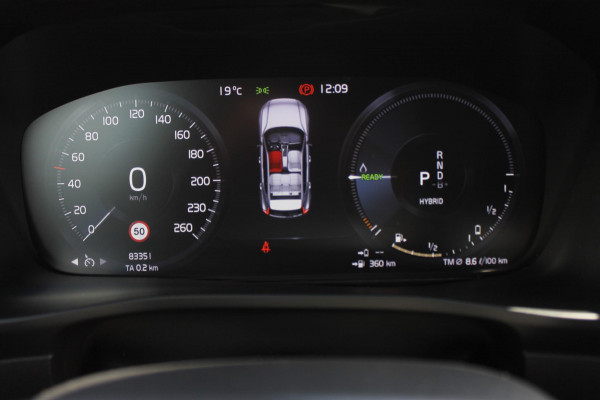 Volvo XC40 T4 211PK Automaat Recharge Inscription Expression Lederen bekleding / Cruise Control / DAB+ / Apple Carplay / 19" lm velgen / Navigatie