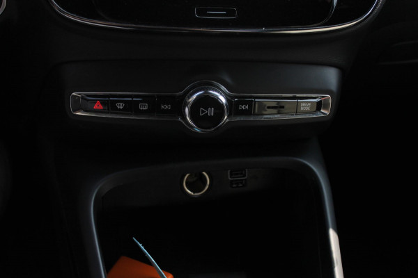 Volvo XC40 T4 211PK Automaat Recharge Inscription Expression Cruise control / DAB audio / Apple Carplay / Climate Control / Keyless entry