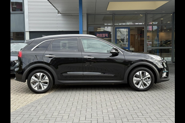 Kia e-Niro DynamicPlusLine 64 kWh | SOH 98% | Schuifdak | Navigatie | Adaptive Cruise | Stoelverwarming |