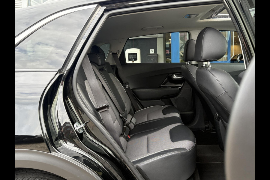 Kia e-Niro DynamicPlusLine 64 kWh | SOH 98% | Schuifdak | Navigatie | Adaptive Cruise | Stoelverwarming |
