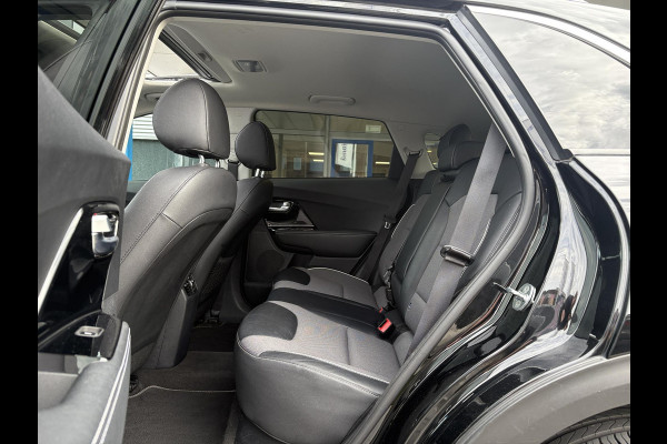 Kia e-Niro DynamicPlusLine 64 kWh | SOH 98% | Schuifdak | Navigatie | Adaptive Cruise | Stoelverwarming |