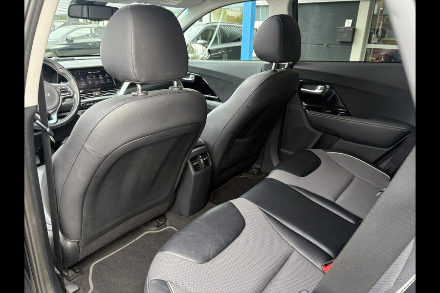 Kia e-Niro DynamicPlusLine 64 kWh | SOH 98% | Schuifdak | Navigatie | Adaptive Cruise | Stoelverwarming |