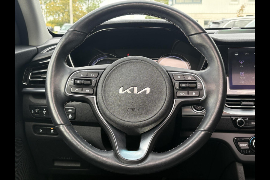 Kia e-Niro DynamicPlusLine 64 kWh | SOH 98% | Schuifdak | Navigatie | Adaptive Cruise | Stoelverwarming |