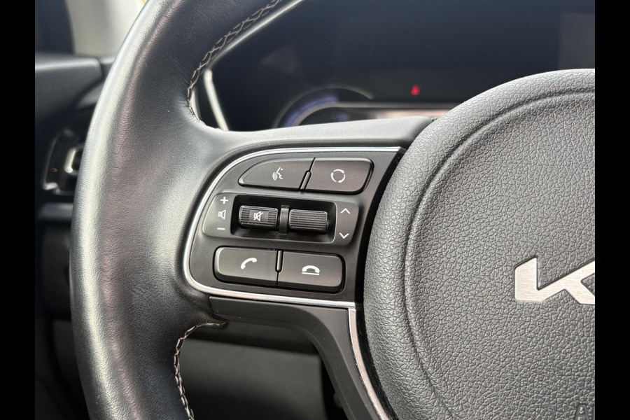 Kia e-Niro DynamicPlusLine 64 kWh | SOH 98% | Schuifdak | Navigatie | Adaptive Cruise | Stoelverwarming |