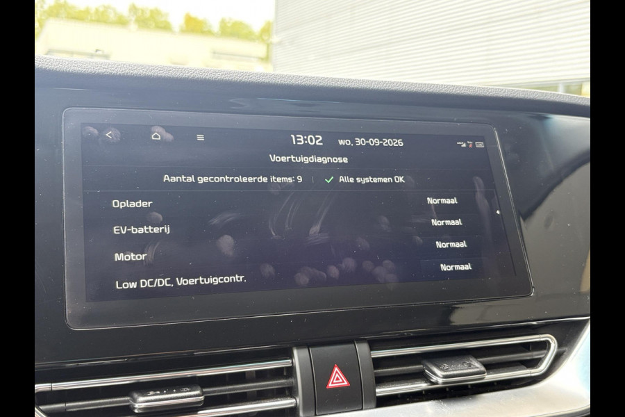 Kia e-Niro DynamicPlusLine 64 kWh | SOH 98% | Schuifdak | Navigatie | Adaptive Cruise | Stoelverwarming |