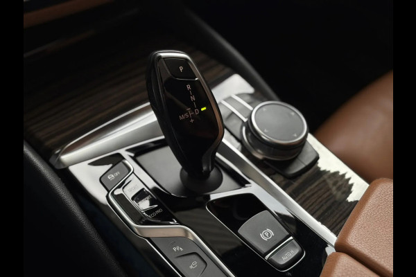 BMW 5 Serie Touring 530i High Executive (Dealer OndH, Panorama, Navi, StoelV, 360 Camera, Head-up, Comfort Stoelen, Etc)