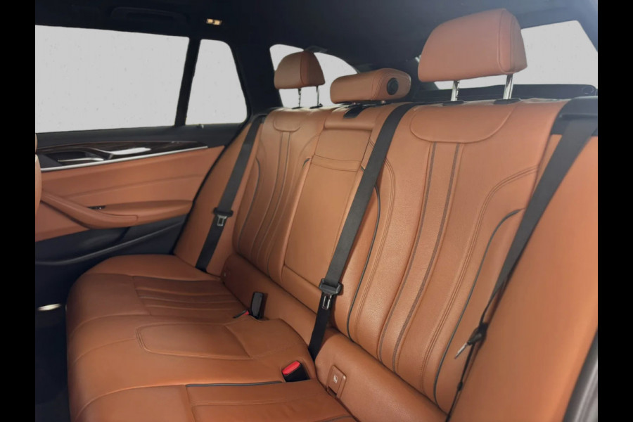 BMW 5 Serie Touring 530i High Executive (Dealer OndH, Panorama, Navi, StoelV, 360 Camera, Head-up, Comfort Stoelen, Etc)