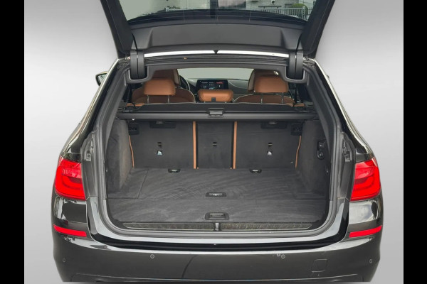 BMW 5 Serie Touring 530i High Executive (Dealer OndH, Panorama, Navi, StoelV, 360 Camera, Head-up, Comfort Stoelen, Etc)