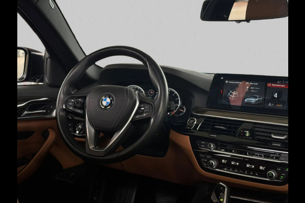 BMW 5 Serie Touring 530i High Executive (Dealer OndH, Panorama, Navi, StoelV, 360 Camera, Head-up, Comfort Stoelen, Etc)