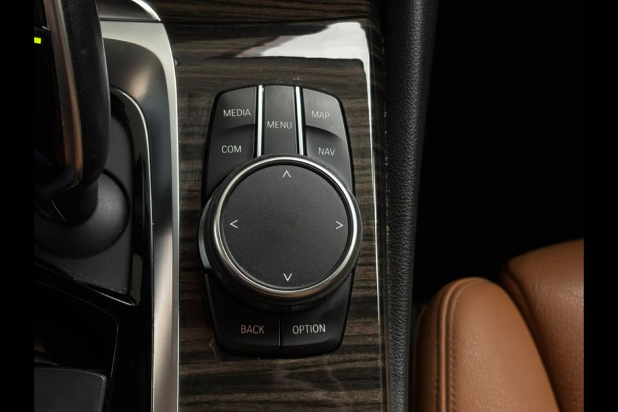 BMW 5 Serie Touring 530i High Executive (Dealer OndH, Panorama, Navi, StoelV, 360 Camera, Head-up, Comfort Stoelen, Etc)