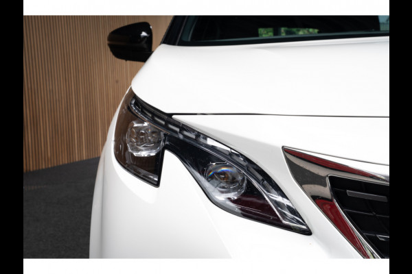 Peugeot 3008 1.2 PureTech GT Line Panodak Navi Camera Climate PDC Stoelverwarming Keyless Entry & Go Cruise C. LM velgen Afneembaar trekhaak