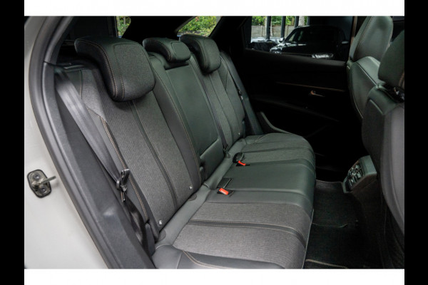 Peugeot 3008 1.2 PureTech GT Line Panodak Navi Camera Climate PDC Stoelverwarming Keyless Entry & Go Cruise C. LM velgen Afneembaar trekhaak