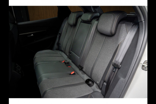 Peugeot 3008 1.2 PureTech GT Line Panodak Navi Camera Climate PDC Stoelverwarming Keyless Entry & Go Cruise C. LM velgen Afneembaar trekhaak