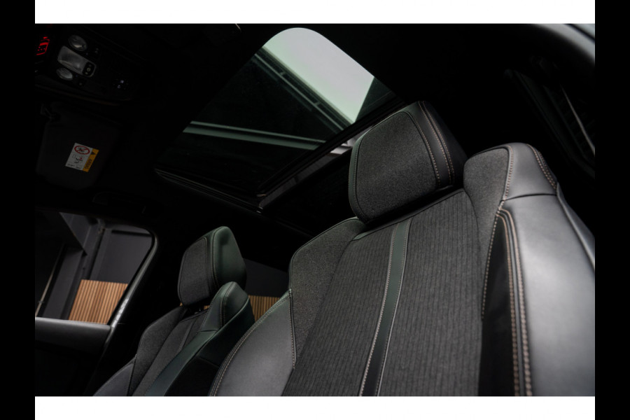 Peugeot 3008 1.2 PureTech GT Line Panodak Navi Camera Climate PDC Stoelverwarming Keyless Entry & Go Cruise C. LM velgen Afneembaar trekhaak