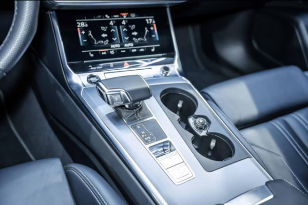 Audi A6 Avant 50 Tfsi e Quattro S-LINE ** MATRIX, LEDER, TREKH, ACC, HuD, VERW. STUUR ** 1e EIG - UNFALLFREI ** ** INFORMEER OOK NAAR ONZE AANTREKKELIJKE FINANCIAL-LEASE TARIEVEN **